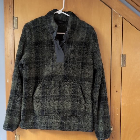 Eddie Bauer Tops - Eddie Bauer Green plaid sherpa